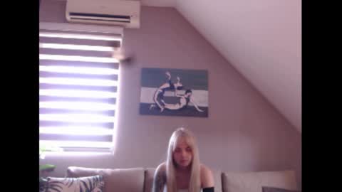 Snapshot of dreamcatcherfantasy chatting on March 2025 10:59:02 AM A girl online show from March 2025 10:59:02 AM