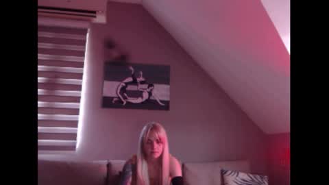 Snapshot of dreamcatcherfantasy chatting on March 2025 11:20:01 AM A girl online show from March 2025 11:20:01 AM