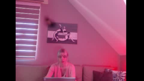 Snapshot of dreamcatcherfantasy chatting on September 2025 07:21:02 AM A girl online show from September 2025 07:21:02 AM