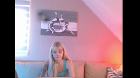 Snapshot of dreamcatcherfantasy chatting on September 2025 06:49:01 AM A girl online show from September 2025 06:49:01 AM