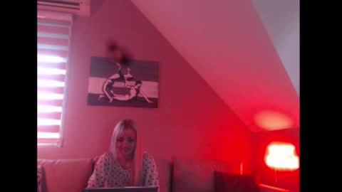 Snapshot of dreamcatcherfantasy chatting on September 2025 06:50:02 AM A girl online show from September 2025 06:50:02 AM