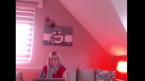 Snapshot of dreamcatcherfantasy chatting on September 2025 07:24:02 AM A girl online show from September 2025 07:24:02 AM