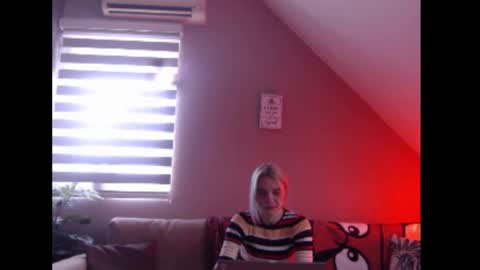 A girl online show from January 2026 08:06:01 AM