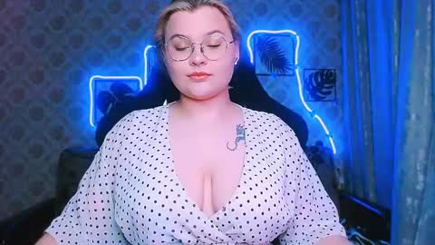 dreamforyoue2 online show from April 2026 05:58:01 PM