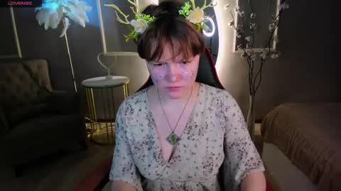 Luna online show from November 2025 08:35:02 PM