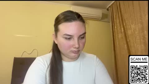 Mila online show from November 2025 07:24:02 PM