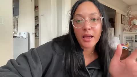 RIRI OR DREAMY online show from January 2026 10:01:01 PM