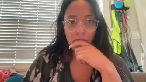 RIRI OR DREAMY online show from February 2026 04:32:01 PM