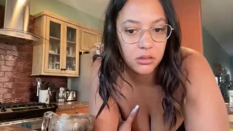 RIRI OR DREAMY online show from April 2026 02:19:01 PM