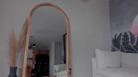 Lilah  online show from February 2025 05:37:02 PM