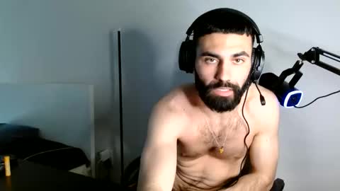 drewwho_ online show from April 2026 09:39:33 PM