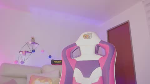 DRIANA online show from November 2025 01:33:02 PM