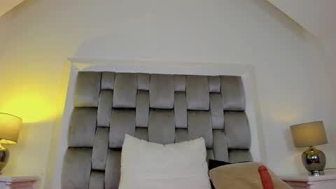 drinklau18 online show from November 2025 08:25:02 AM