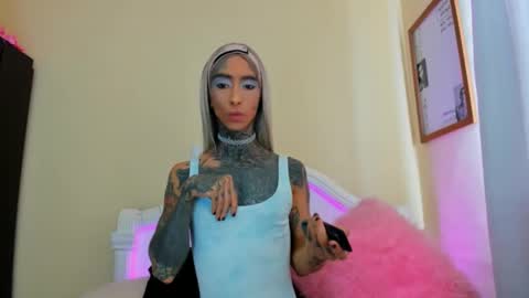 drippyorlove online show from February 2025 02:02:01 PM