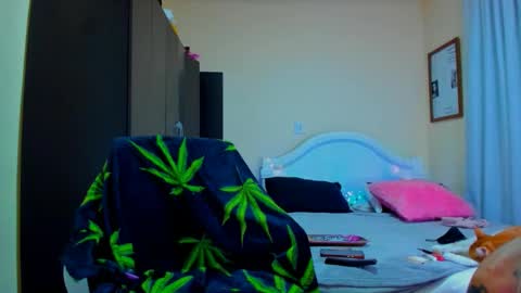 drippyorlove online show from February 2025 10:03:02 PM