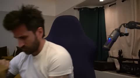 Snapshot of dukethedude chatting on November 2025 02:44:02 AM Duke online show from November 2025 02:44:02 AM