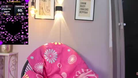dulce__fiore07 online show from September 2025 01:15:02 PM