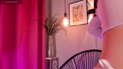 dulce__fiore07 online show from November 2025 12:38:01 PM