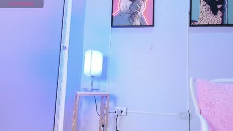 dulce__fiore07 online show from April 2026 11:57:02 AM