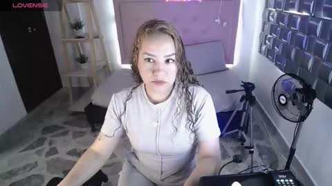 dulce__lovee online show from December 2025 07:33:02 PM