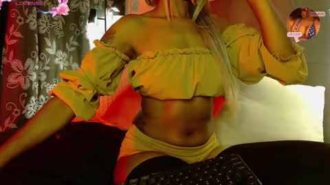 Snapshot of dulce_tara chatting on November 2025 06:02:02 AM online show from November 2025 06:02:02 AM