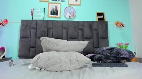 DULCE AURORA online show from March 2025 05:53:01 AM