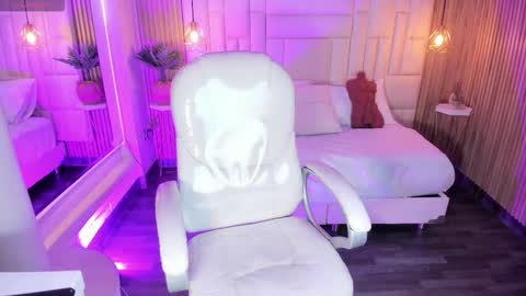 Dulce  online show from December 2025 11:36:02 AM