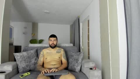 Jlozada05 online show from February 2026 03:32:02 AM