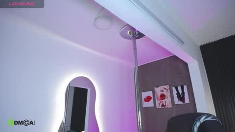 Snapshot of dulcerose01 chatting on October 2025 12:31:02 AM Dulce Rose online show from October 2025 12:31:02 AM