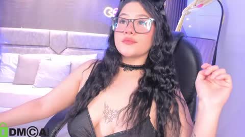 Snapshot of dulcerose01 chatting on April 2026 04:52:02 AM Dulce Rose online show from April 2026 04:52:02 AM
