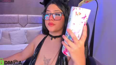 Snapshot of dulcerose01 chatting on May 2026 05:01:02 AM Dulce Rose online show from May 2026 05:01:02 AM