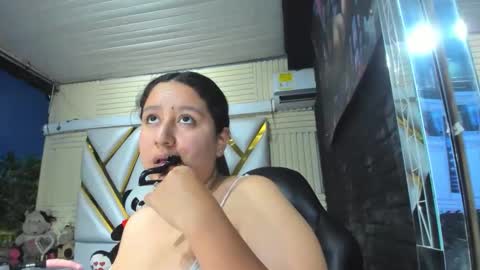 Snapshot of dulcineasaenz chatting on October 2025 09:05:02 PM Dulcinea online show from October 2025 09:05:02 PM