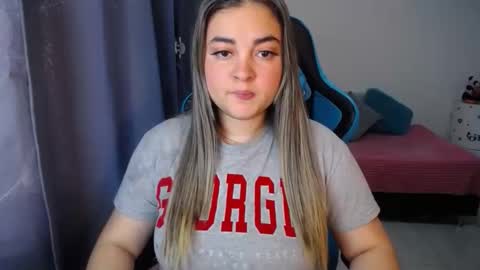 Nicole   online show from December 2024 09:56:02 PM