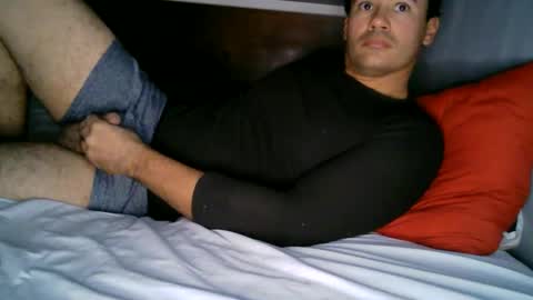 Snapshot of dumout33 chatting on March 2025 08:12:01 PM Sergio online show from March 2025 08:12:01 PM