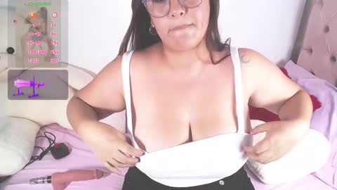 Emi  online show from February 2025 07:09:01 PM