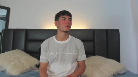 Snapshot of duolust chatting on April 2026 07:28:01 PM Thomas and Noah online show from April 2026 07:28:01 PM