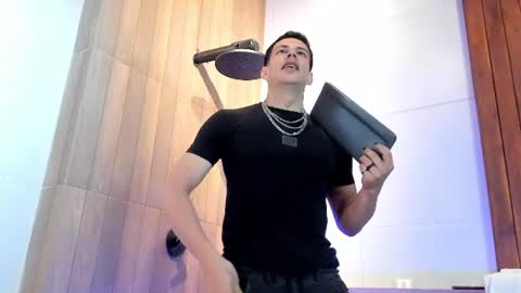 Dustin Sonne online show from June 2026 03:40:01 AM