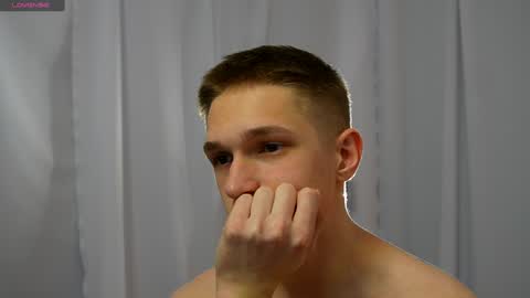 Dustyn online show from December 2024 08:05:02 PM