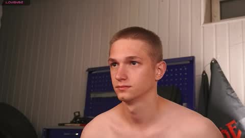 Dustyn online show from September 2025 05:14:02 PM