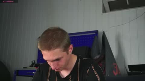 Dustyn online show from October 2025 04:37:01 PM