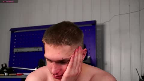 Dustyn online show from December 2025 03:19:01 PM