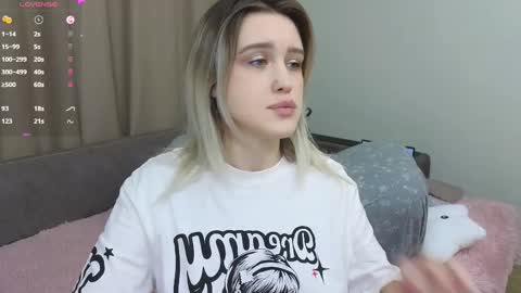 Dusya online show from February 2025 12:33:01 PM