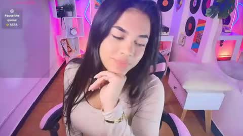 duulce_mia online show from July 2026 11:37:02 AM
