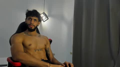 Snapshot of dwaynehoff chatting on March 2025 02:08:02 AM DWAYNIE online show from March 2025 02:08:02 AM