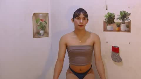 dy_namite online show from April 2026 05:24:01 PM