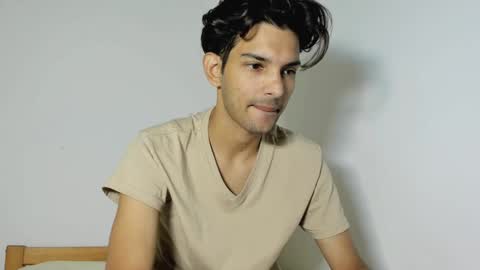 Snapshot of dylan_hoot chatting on September 2025 03:56:01 PM Dylan online show from September 2025 03:56:01 PM