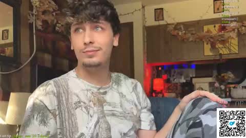 Dylan Daniel 7.8 online show from November 2025 08:52:02 PM