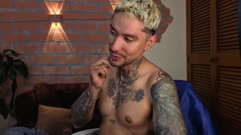 D Y L A N online show from October 2025 09:47:02 PM