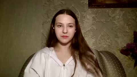 Yuni online show from April 2026 04:10:02 PM