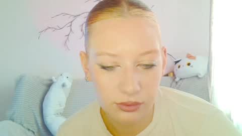 Snapshot of earn_my_lily chatting on April 2026 07:22:01 AM Lily online show from April 2026 07:22:01 AM